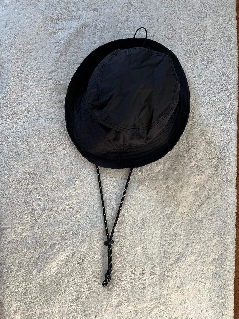 Nordstrom Black Women’s Bucket Hat with Adjustable Chin Cord